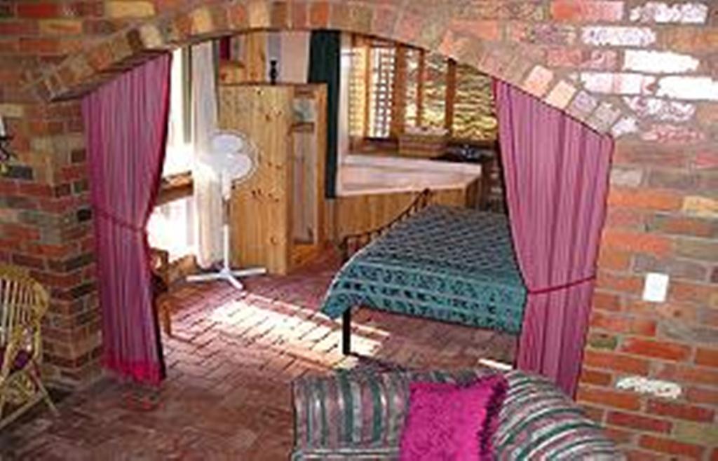 Moonbeam Cottages & Rainbow Cafe Moonambel Bagian luar foto